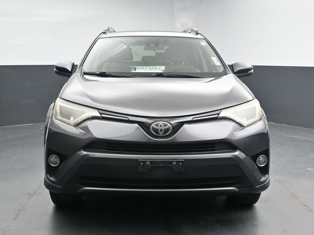 Used 2017 Toyota RAV4 XLE AWD/4WD image 3