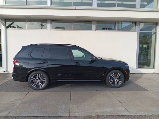 Used 2025 BMW X7 M60i image 5