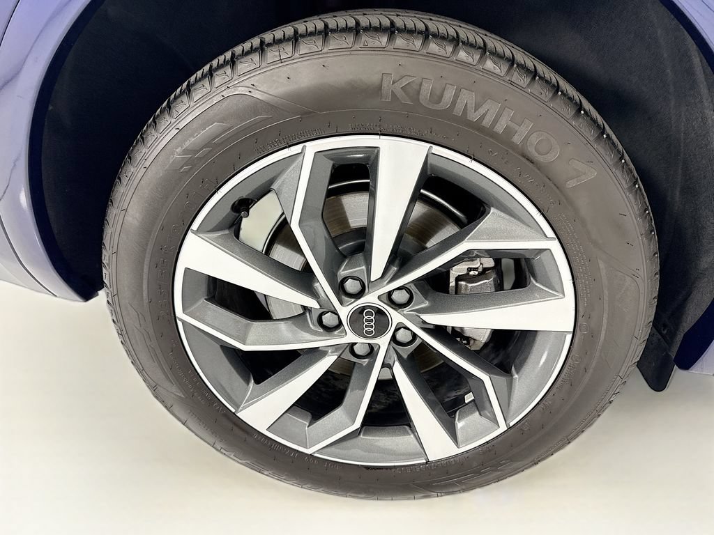 Certified 2025 Audi Q5 2.0T Premium Plus w/ Premium Plus Package AWD/4WD image 32