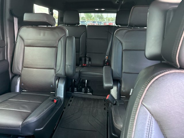 Used 2022 Chevrolet Suburban High Country RWD image 23