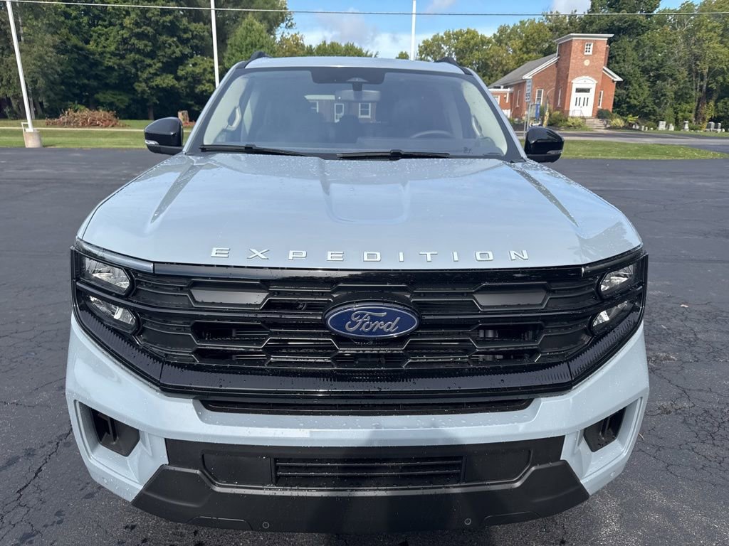 New 2025 Ford Expedition Active AWD/4WD image 2
