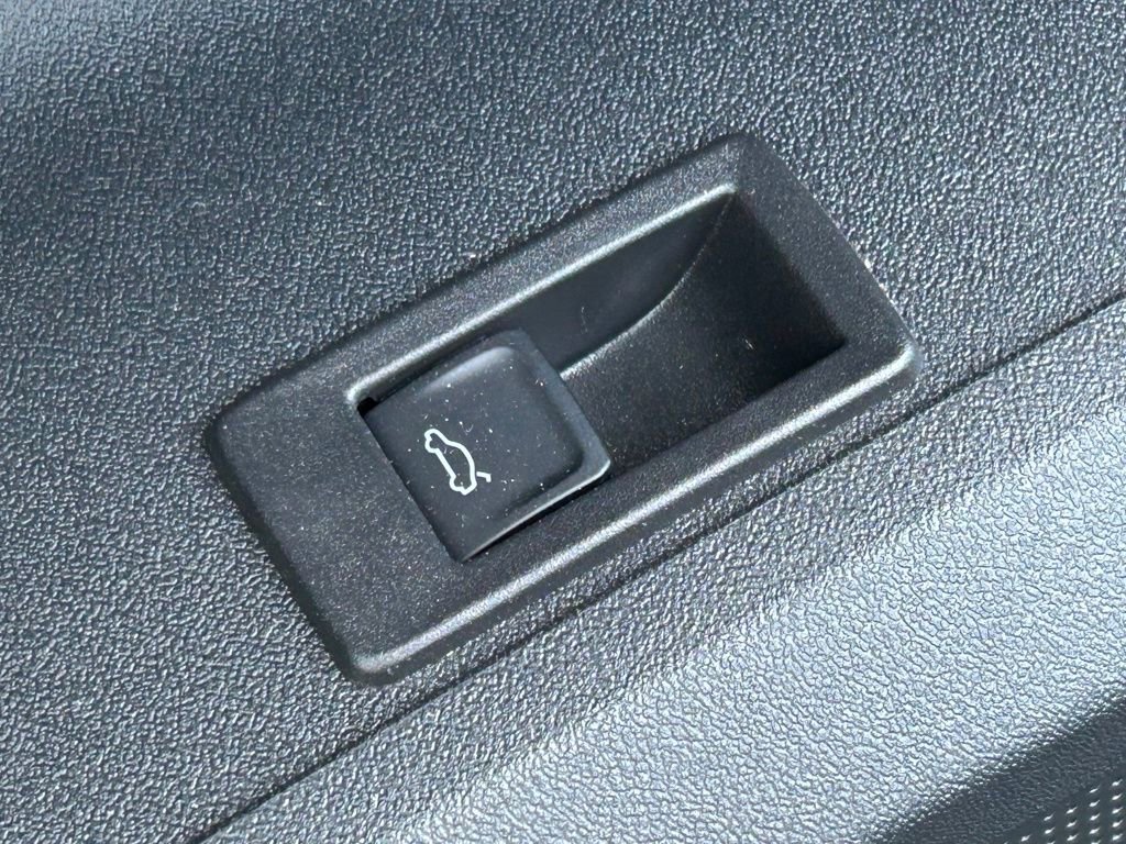 Certified 2025 Audi SQ5 Premium Plus w/ Premium Plus Package image 71