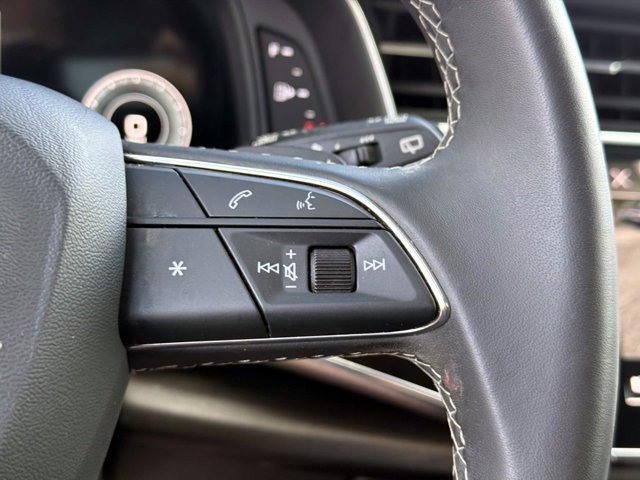 Used 2023 Audi Q8 Prestige image 30