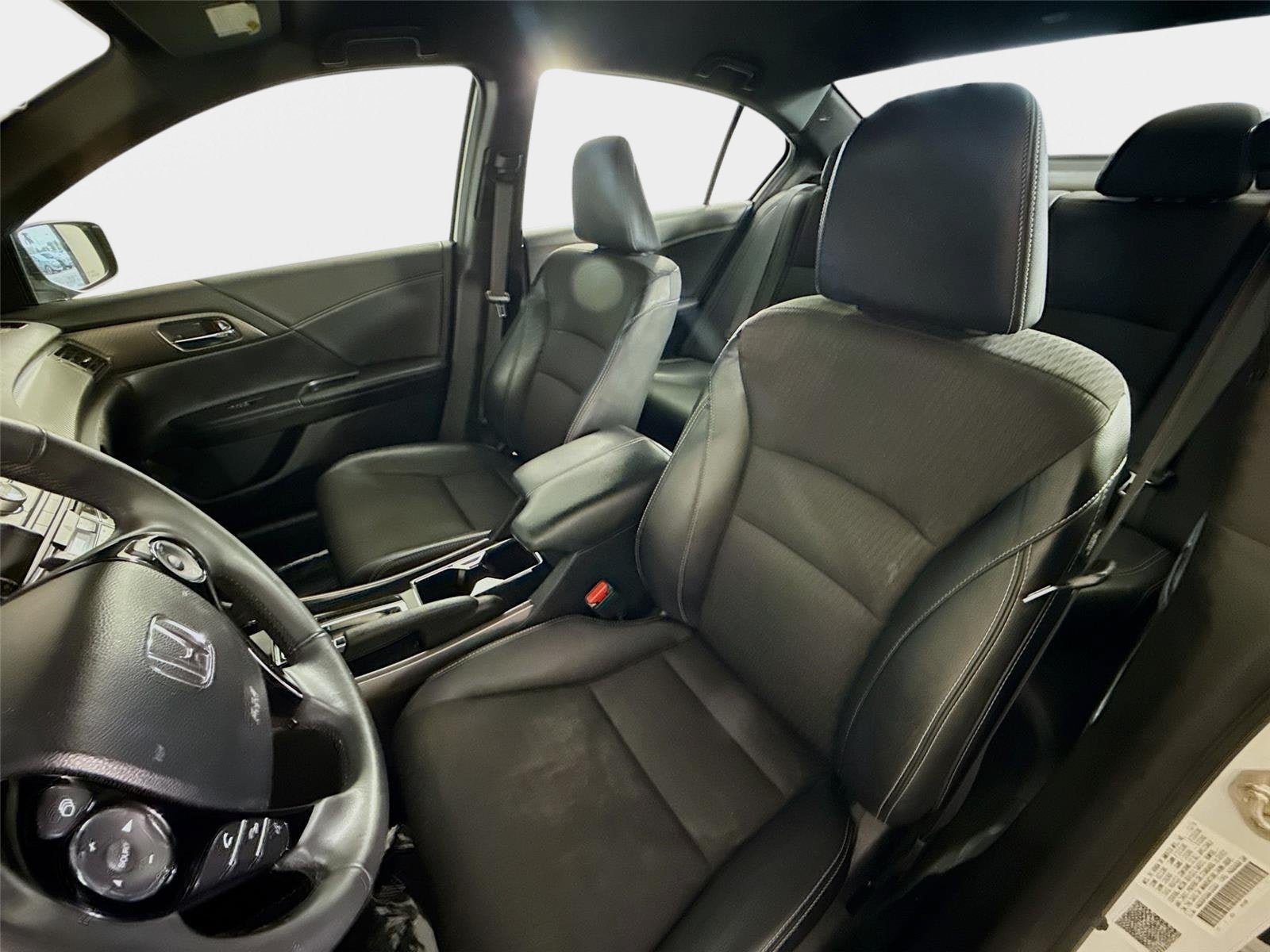 Used 2017 Honda Accord Sport image 12