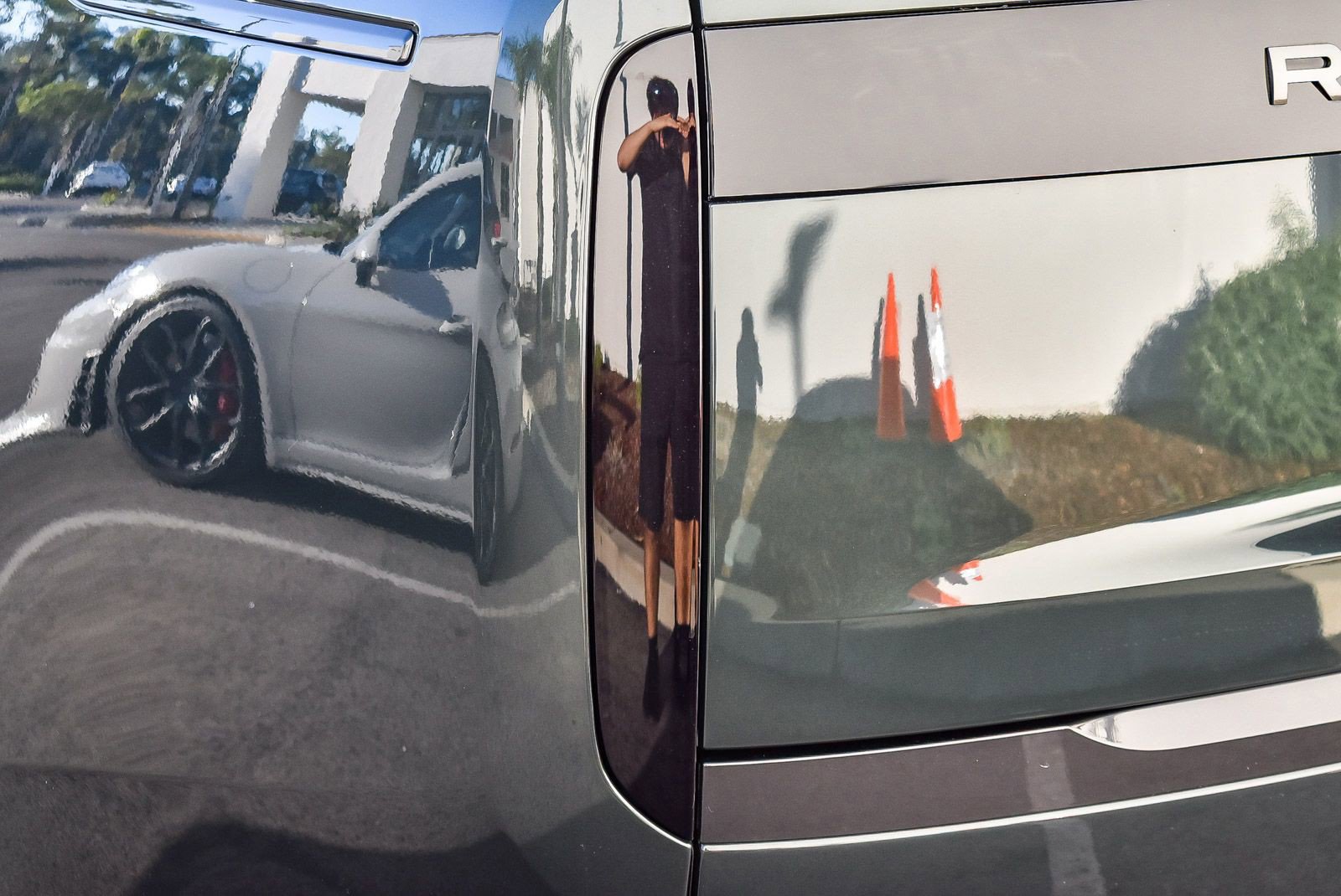 Used 2025 Land Rover Range Rover SE image 8