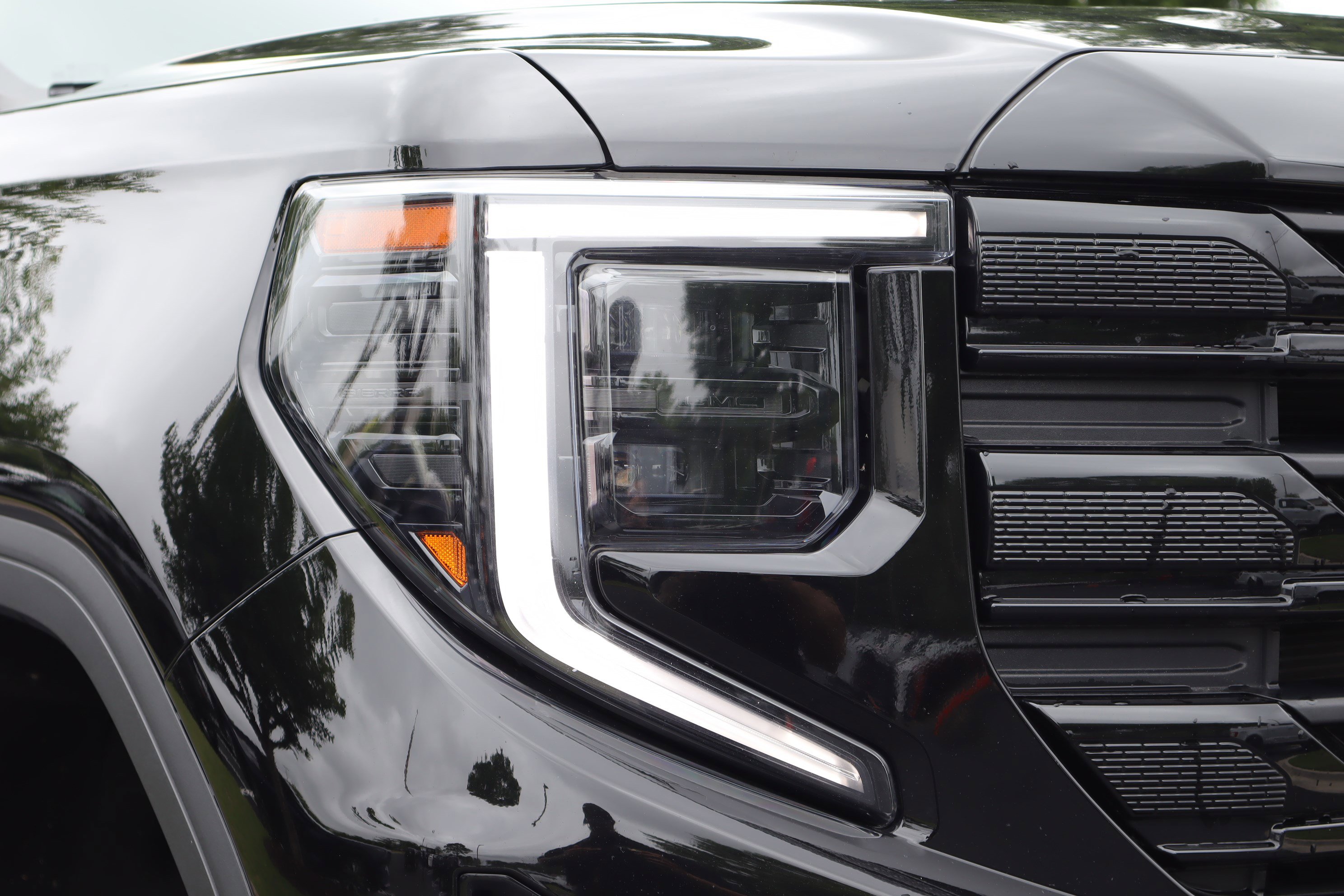 Used 2024 GMC Sierra 1500 Elevation w/ Elevation Premium Package AWD/4WD image 32