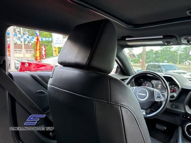 Used 2018 Chevrolet Camaro SS RWD image 22