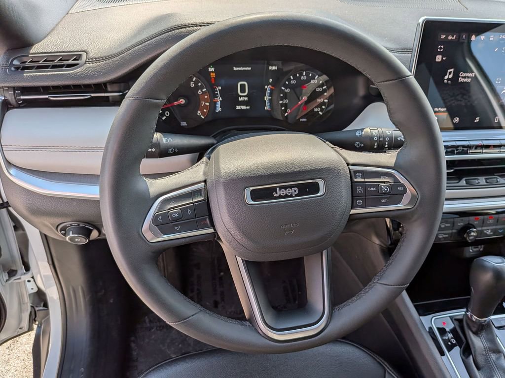 Used 2025 Jeep Compass Limited image 21