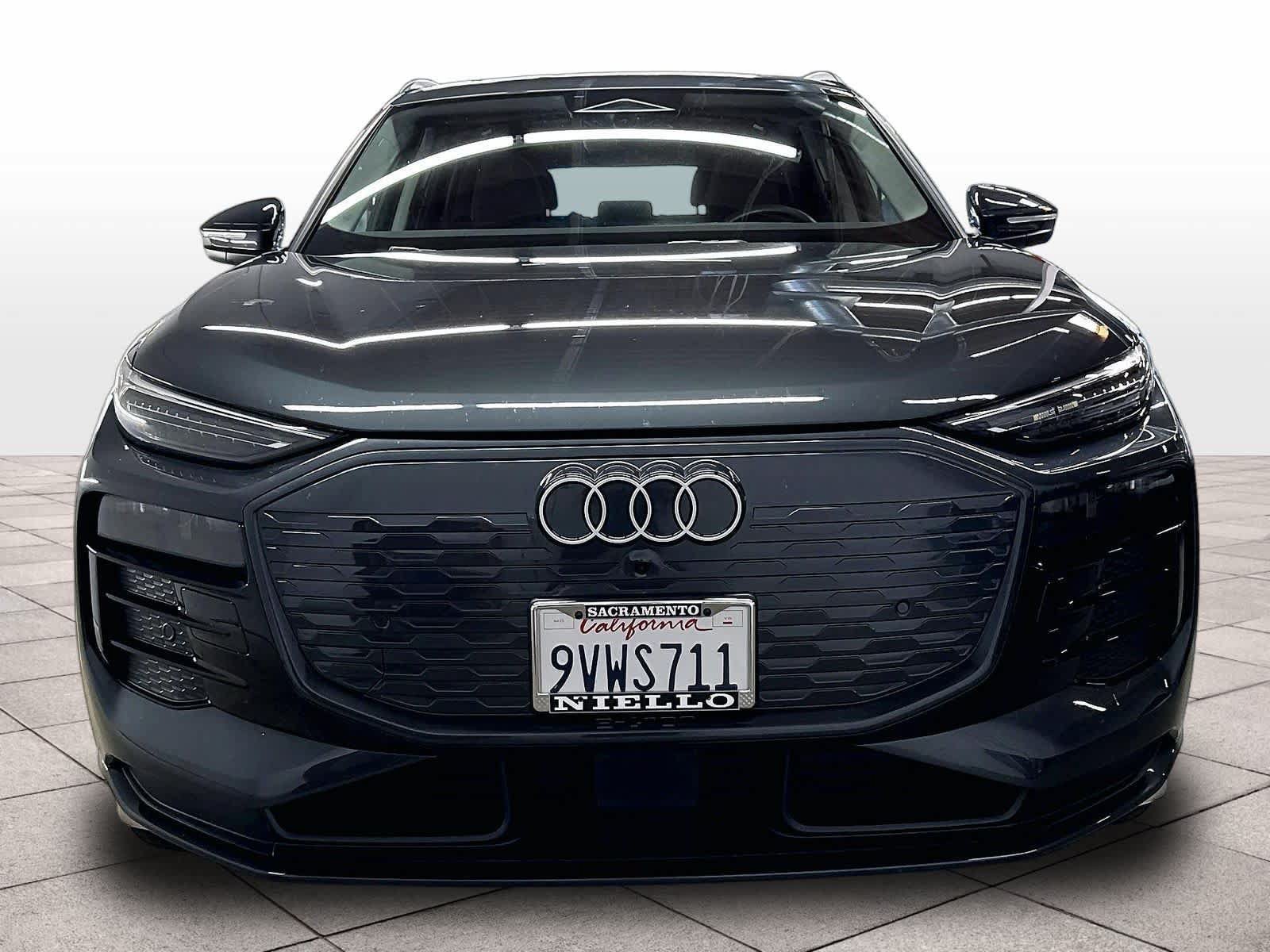 Used 2025 Audi Q6 e-tron Premium Plus w/ Premium Plus AWD/4WD image 3
