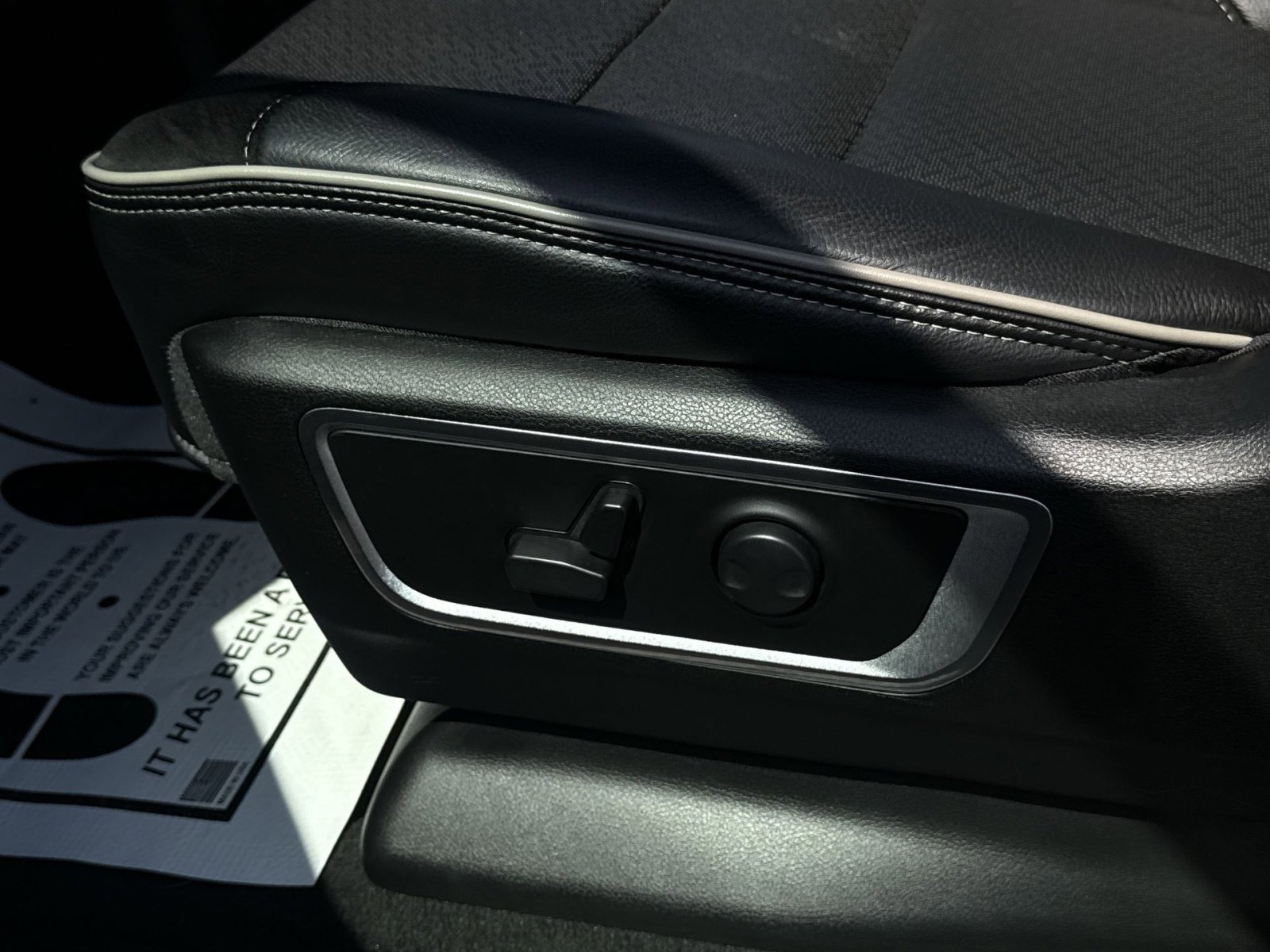 Used 2023 RAM 1500 Laramie image 14