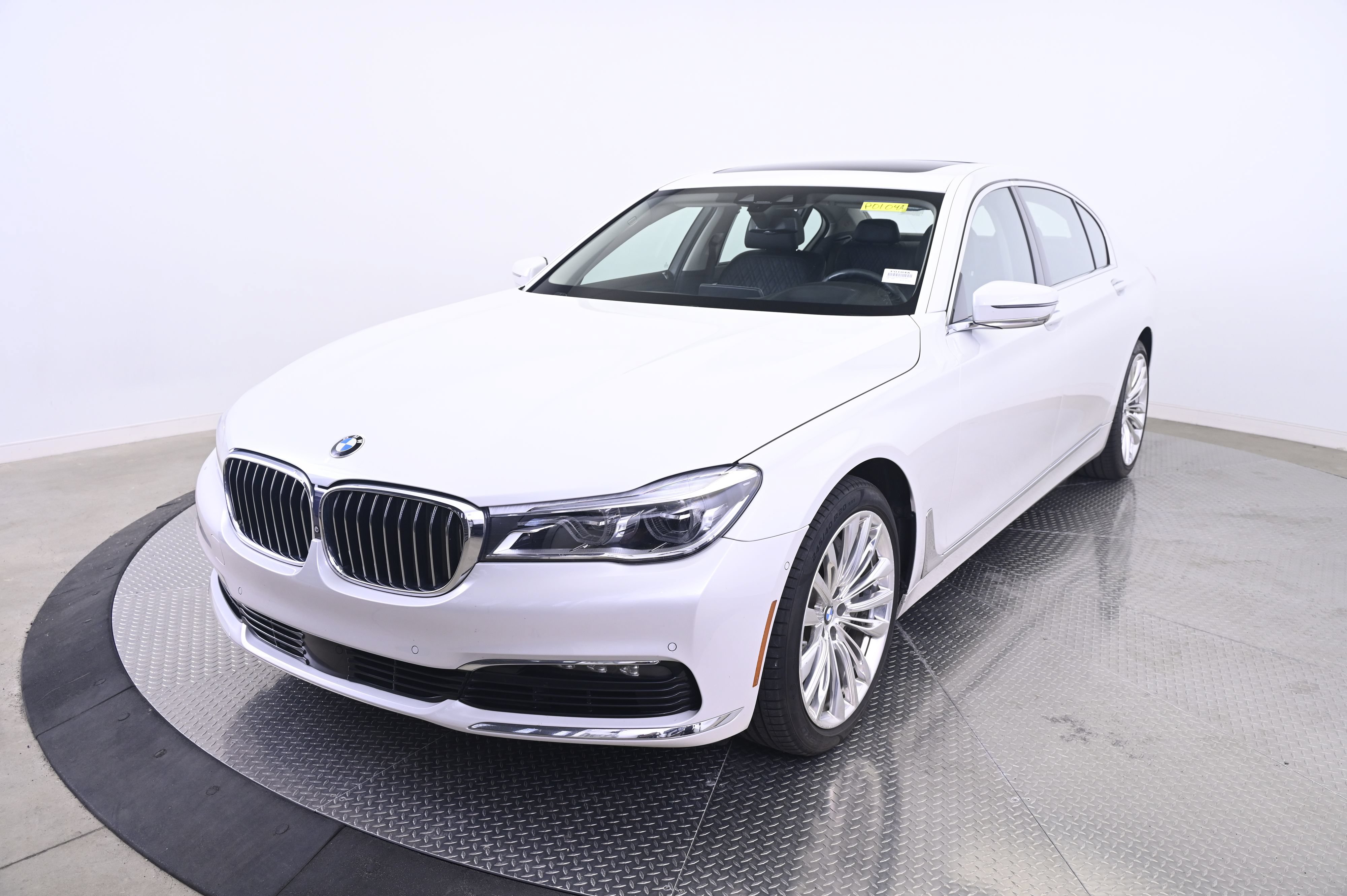 Used 2018 BMW 750i xDrive AWD/4WD image 1