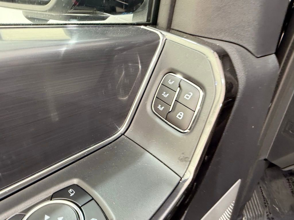 New 2025 Ford F150 Lightning Platinum AWD/4WD image 17