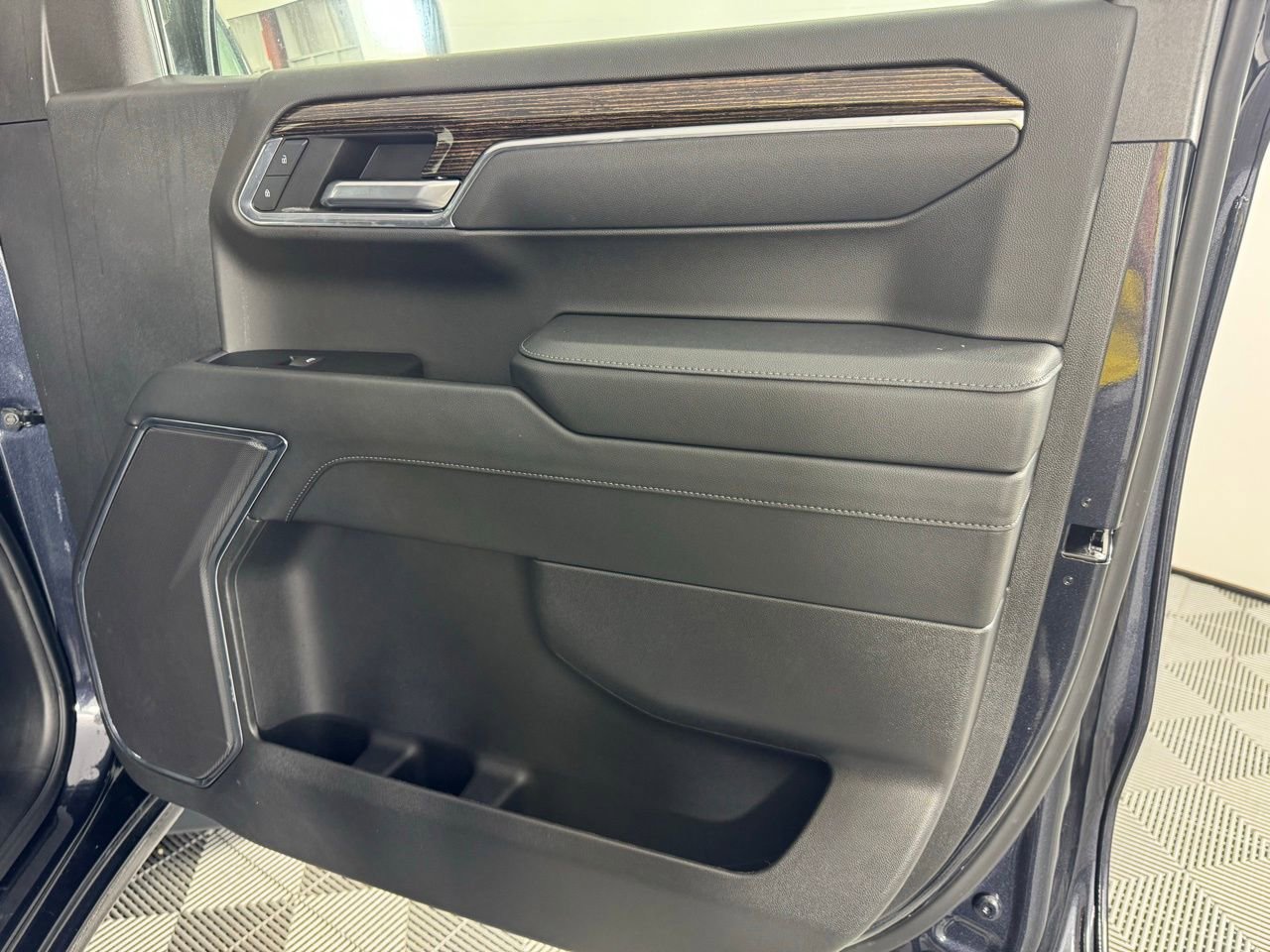 Used 2024 GMC Sierra 1500 Elevation image 37