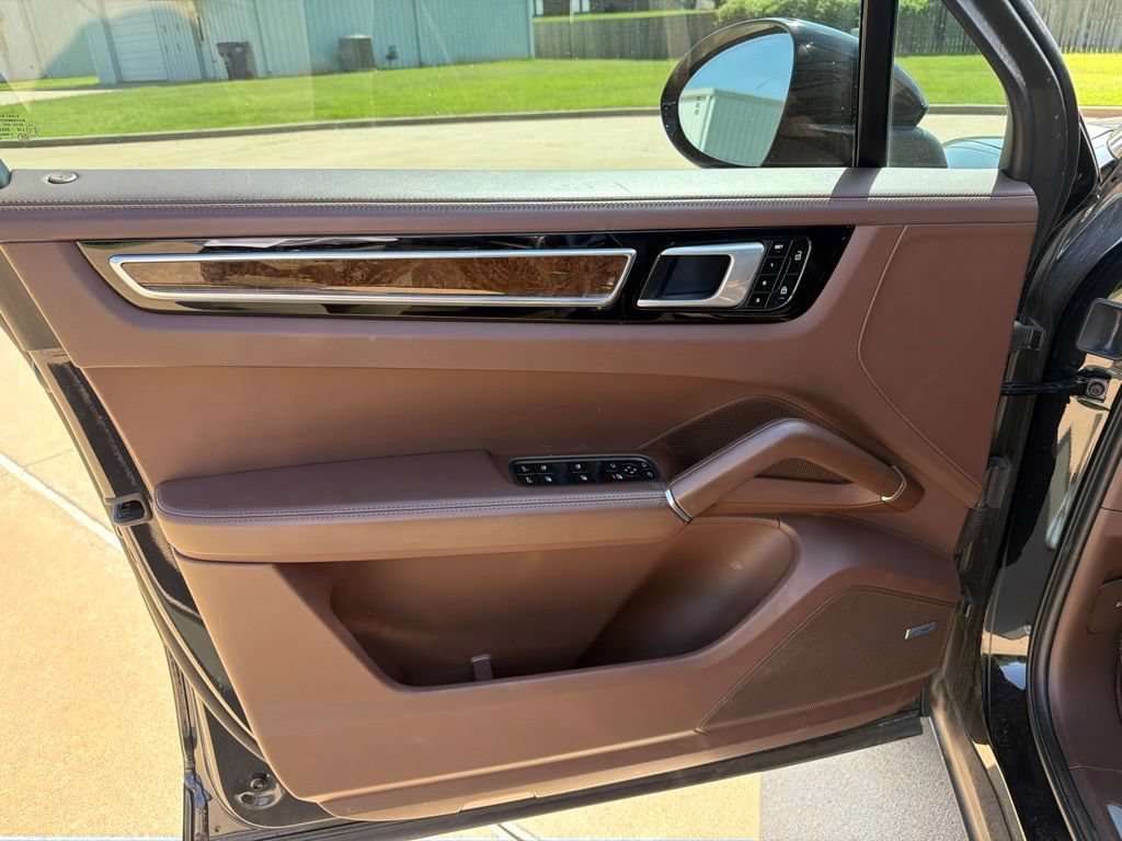 Used 2020 Porsche Cayenne S AWD/4WD image 11