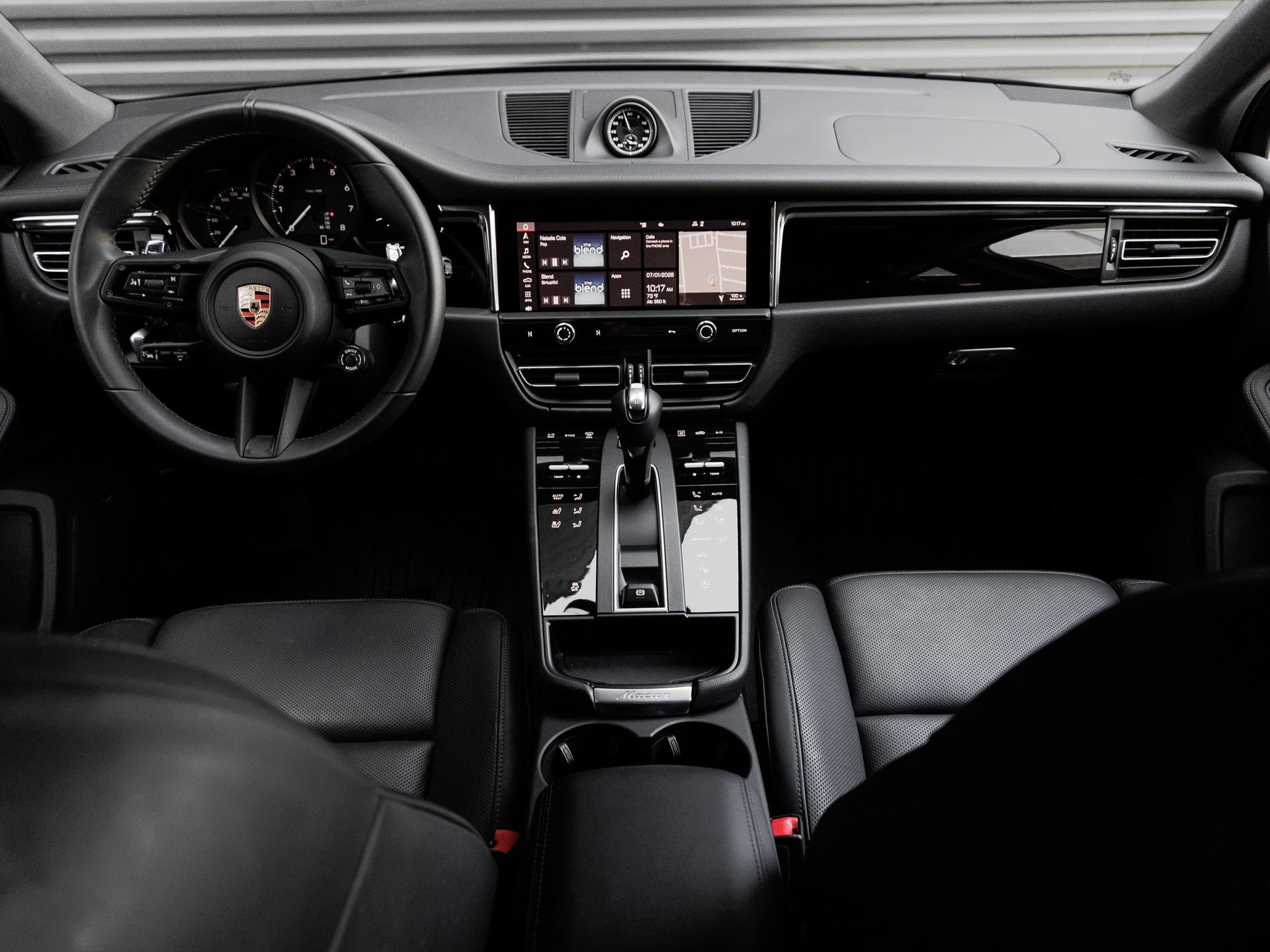 Certified 2026 Porsche Macan AWD/4WD image 16