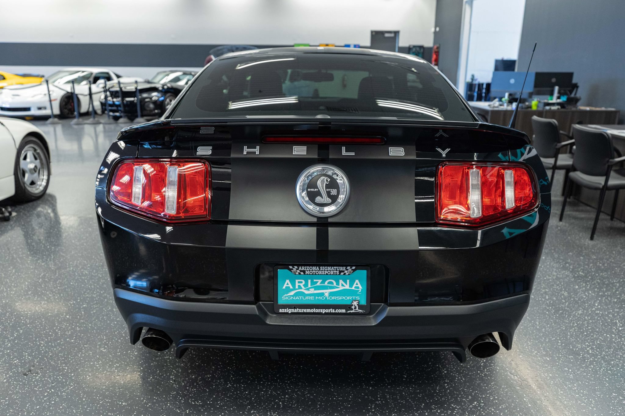 Used 2010 Ford Mustang Shelby GT500 RWD image 6
