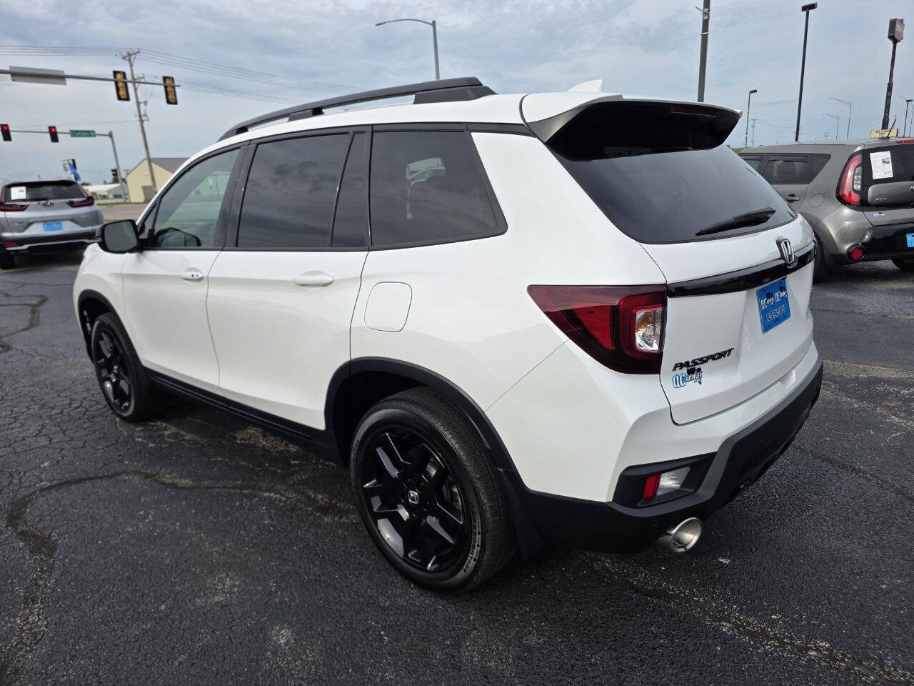 Used 2025 Honda Passport Black Edition image 5