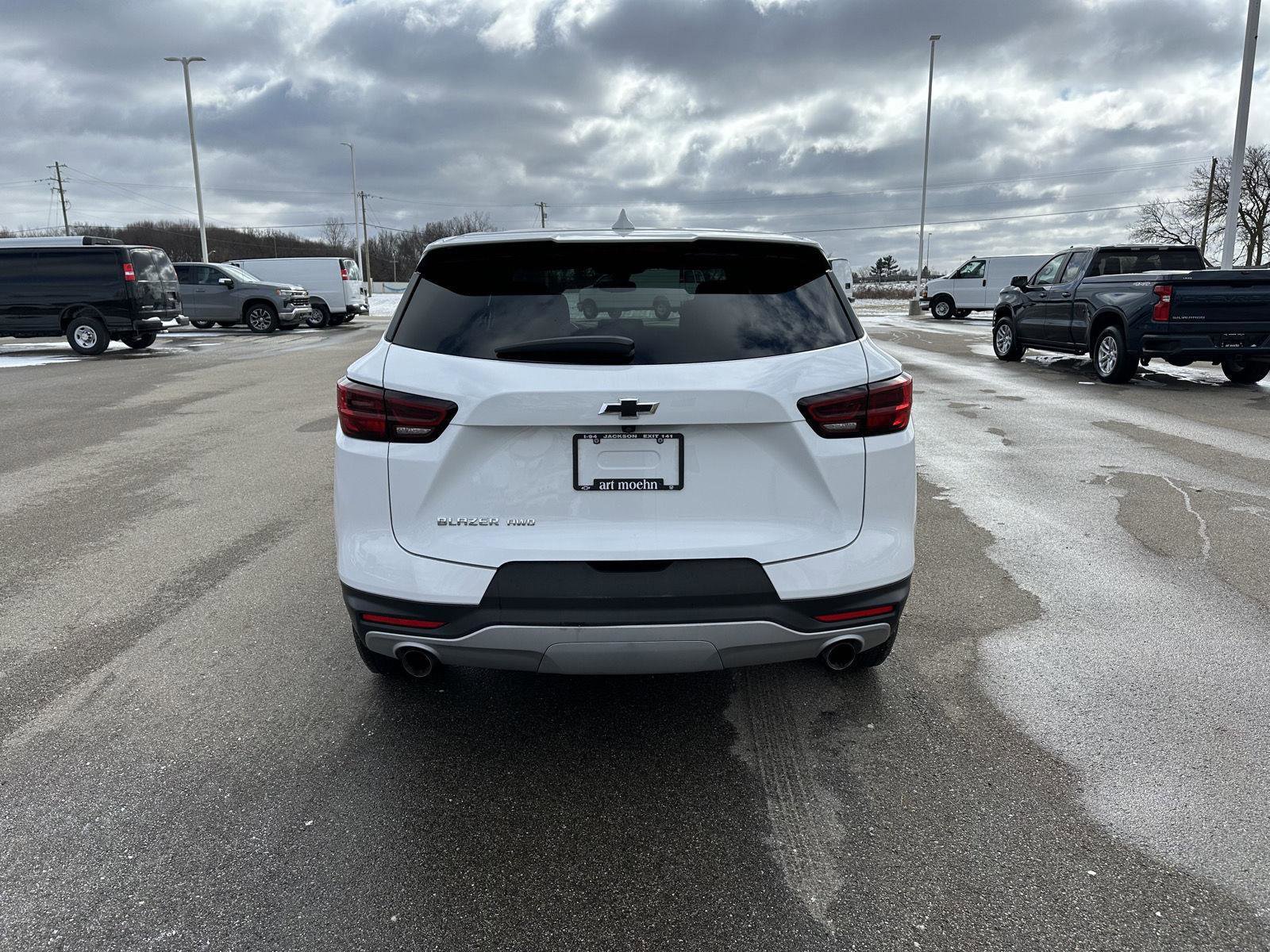 Used 2023 Chevrolet Blazer LT w/ Driver Confidence Package image 4