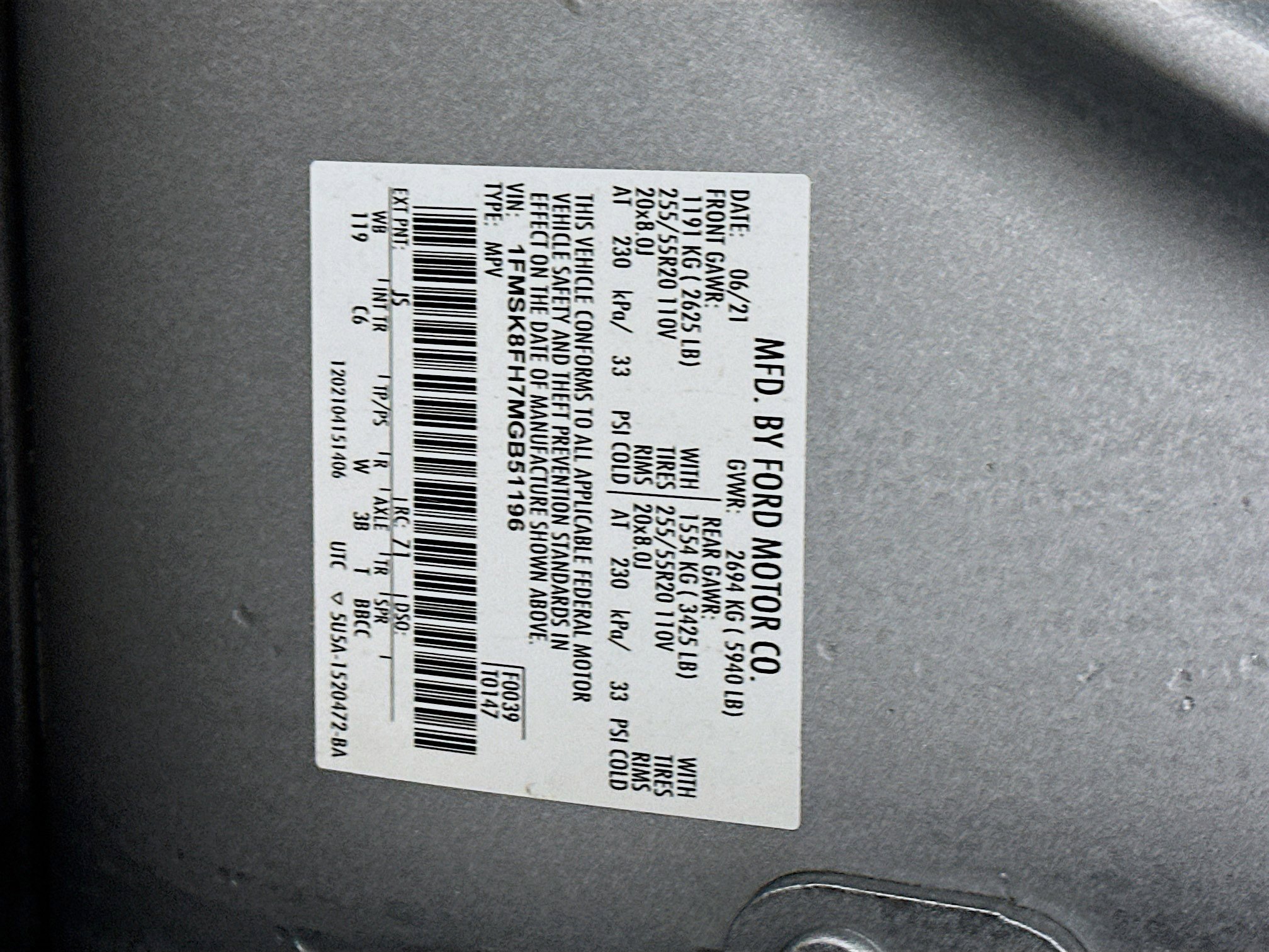 Used 2021 Ford Explorer Limited w/ Equipment Group 301A AWD/4WD image 12