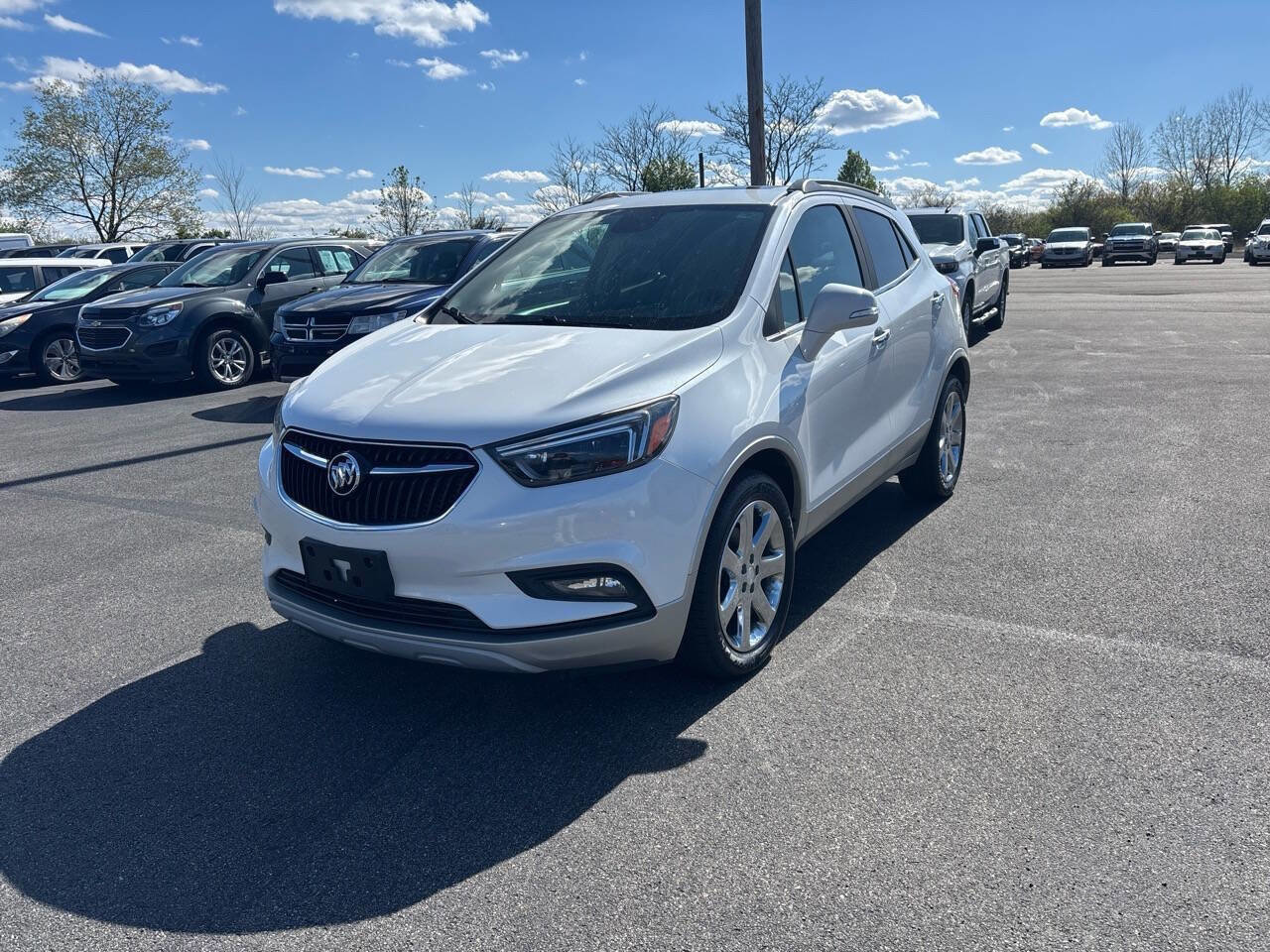 Used 2017 Buick Encore Essence w/ Experience Buick Package FWD image 2