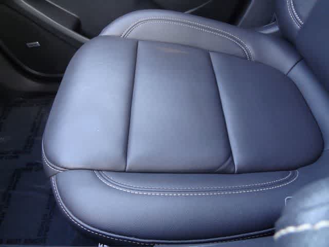 Used 2023 Chevrolet Traverse LT w/ LT Premium Package AWD/4WD image 37