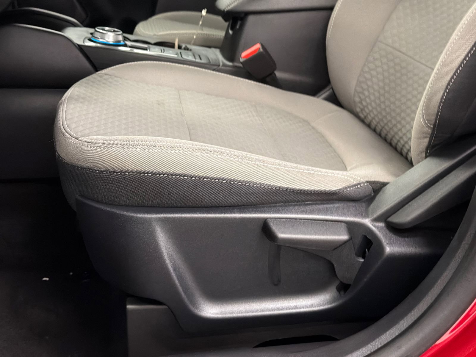 Used 2022 Ford Escape SE image 13