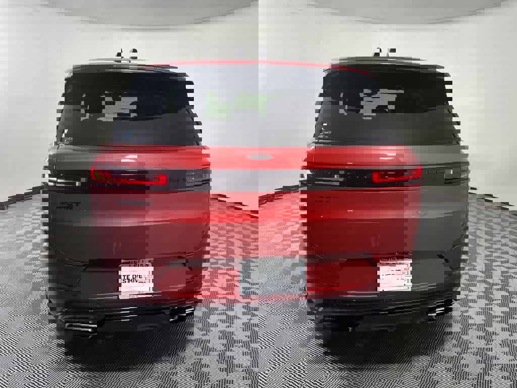 Used 2024 Land Rover Range Rover Sport Dynamic SE image 11