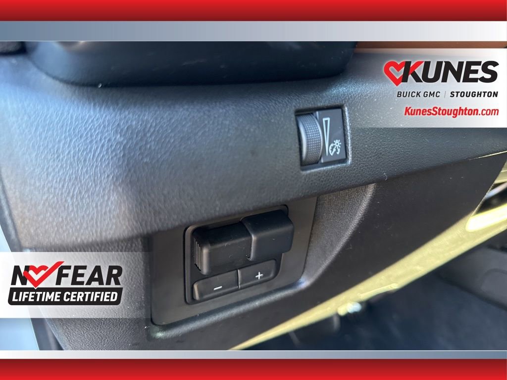 Used 2024 GMC Canyon AT4 image 23