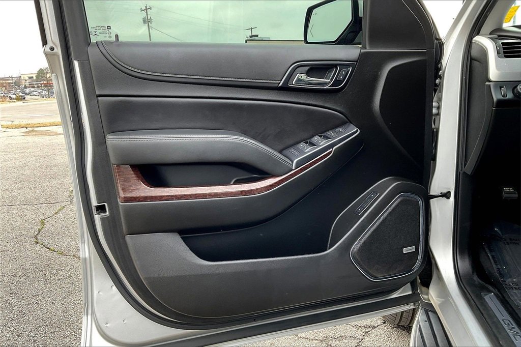 Used 2019 GMC Yukon XL SLT w/ Premium Edition image 18