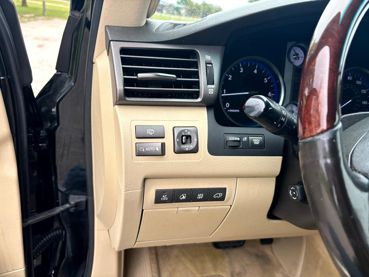 Used 2009 Lexus LX 570 4WD image 12