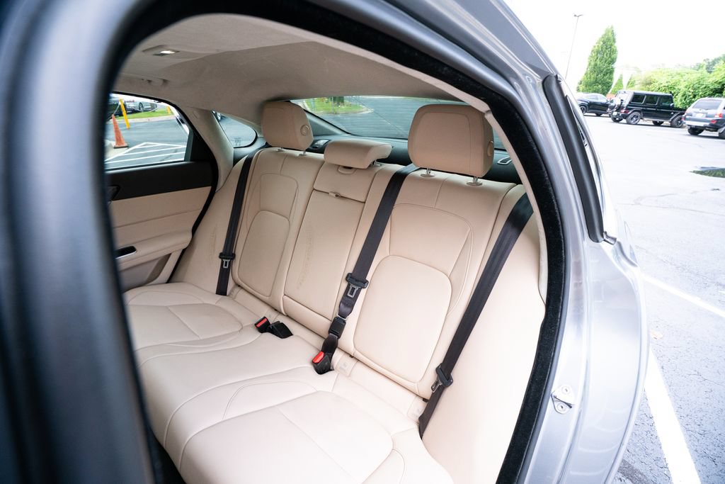 Used 2020 Jaguar XF Premium RWD image 43