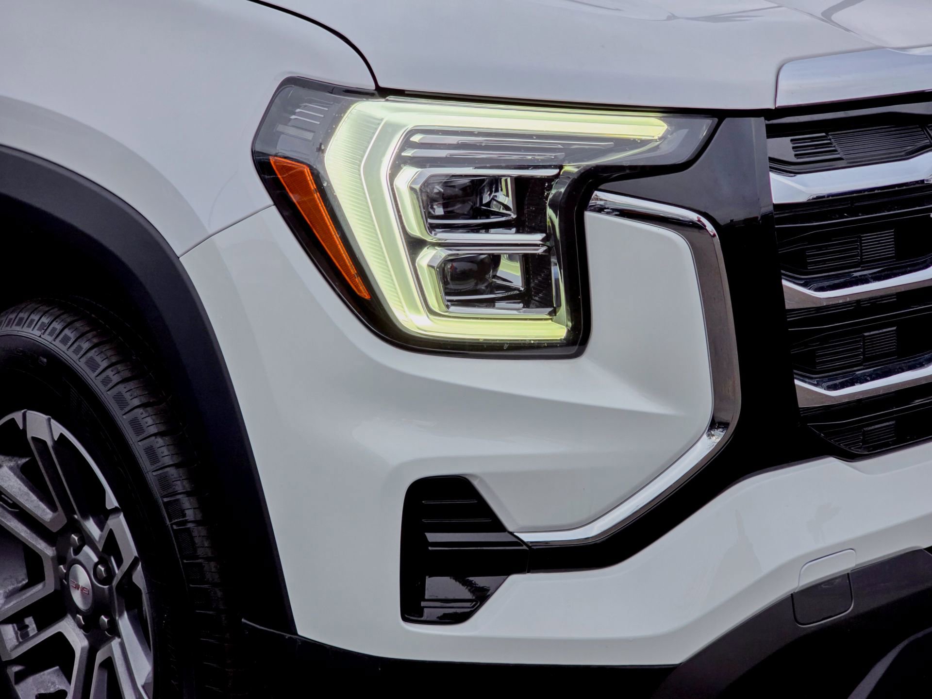 Used 2026 GMC Terrain Elevation image 8