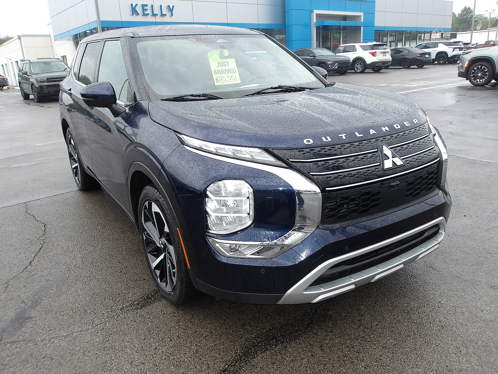 Used 2023 Mitsubishi Outlander SE