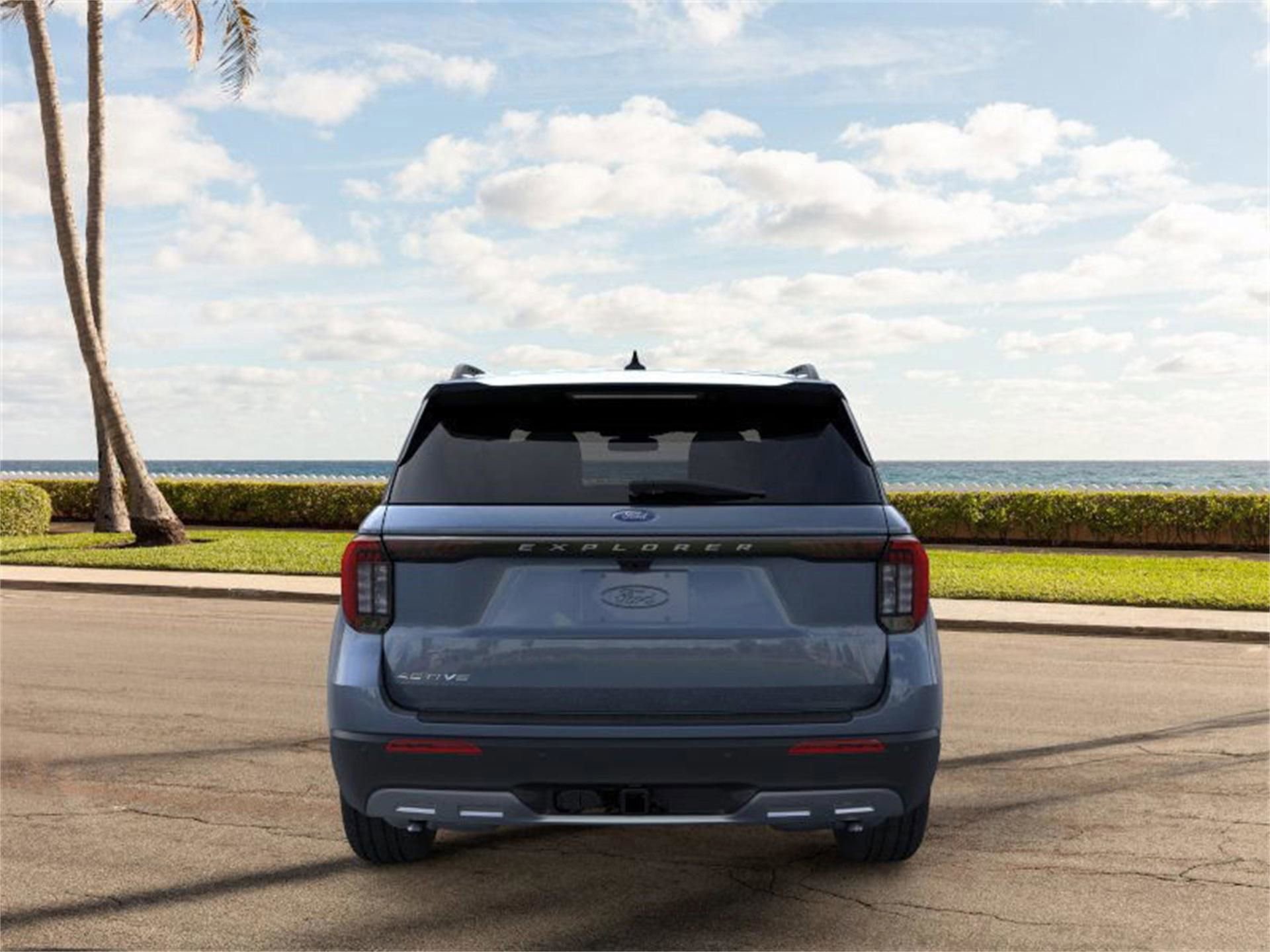 New 2026 Ford Explorer Active w/ Active Comfort Package image 5