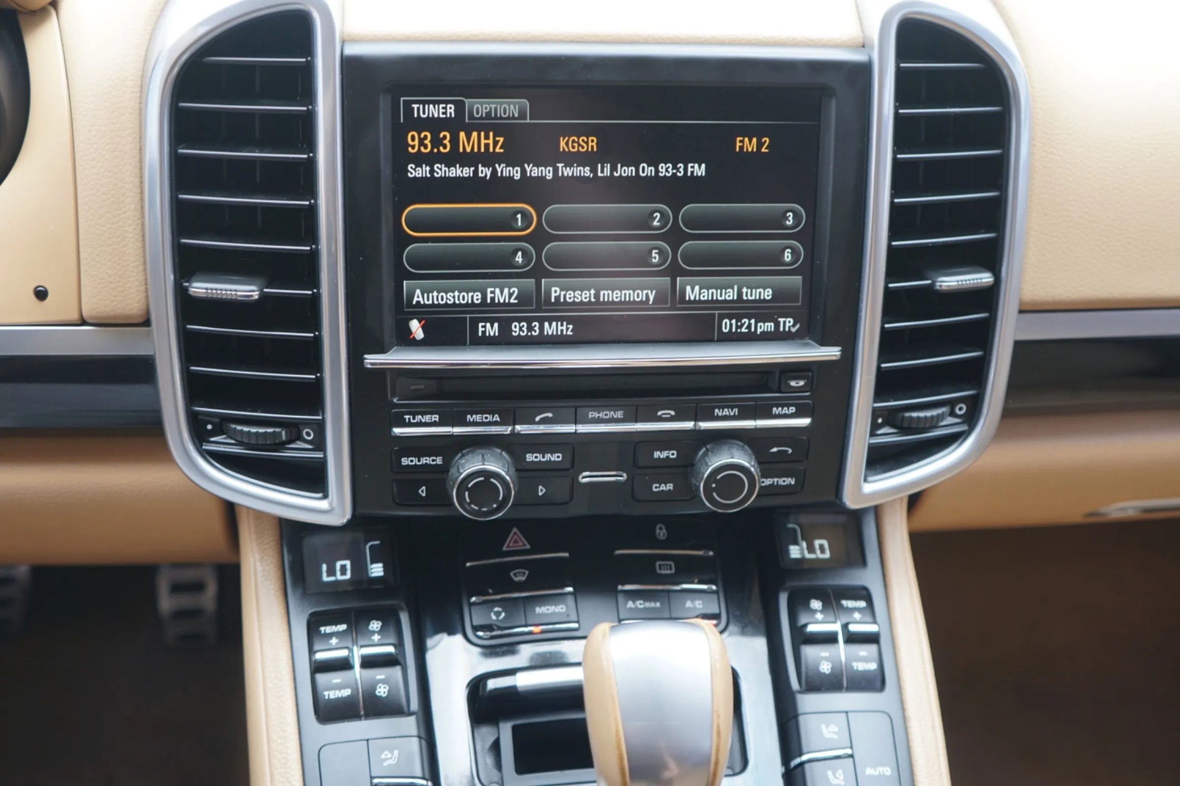 Used 2012 Porsche Cayenne S AWD/4WD image 17