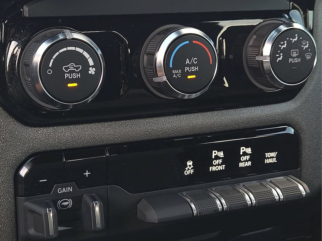 Used 2025 RAM 1500 Classic Warlock AWD/4WD image 25