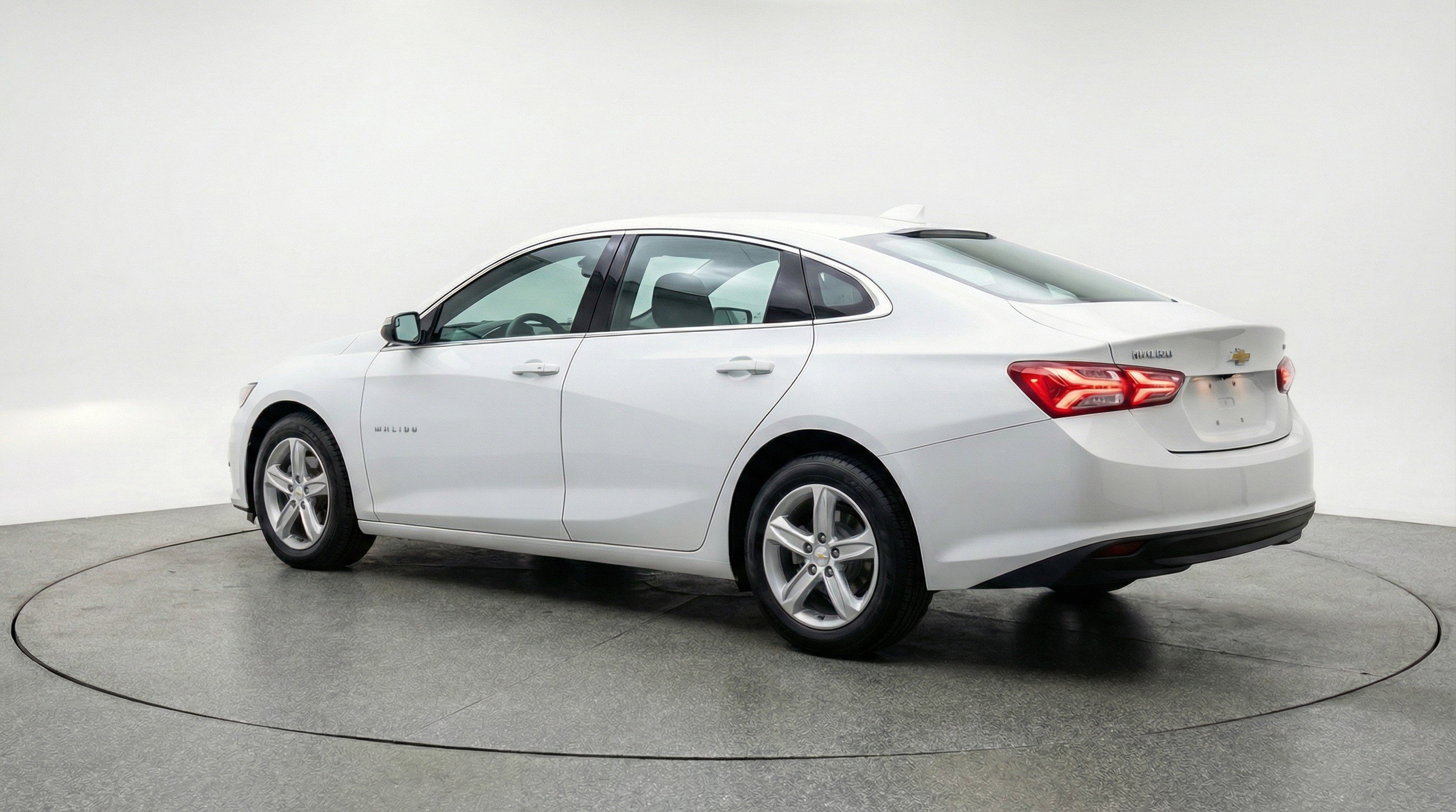Used 2024 Chevrolet Malibu LT image 6