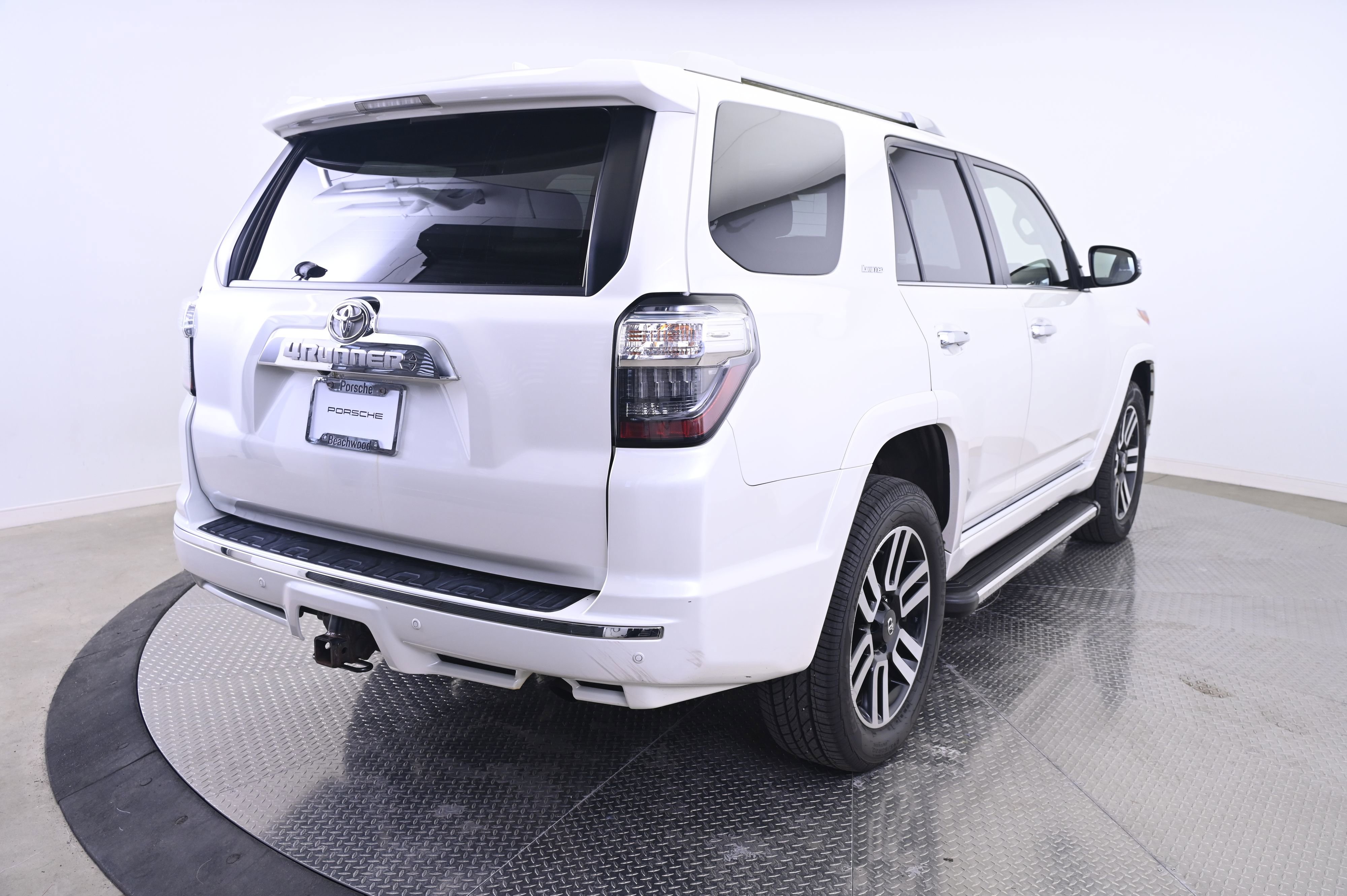 Used 2017 Toyota 4Runner Limited AWD/4WD image 7