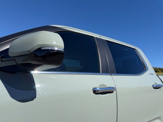 Used 2025 Toyota Tundra Limited AWD/4WD image 13
