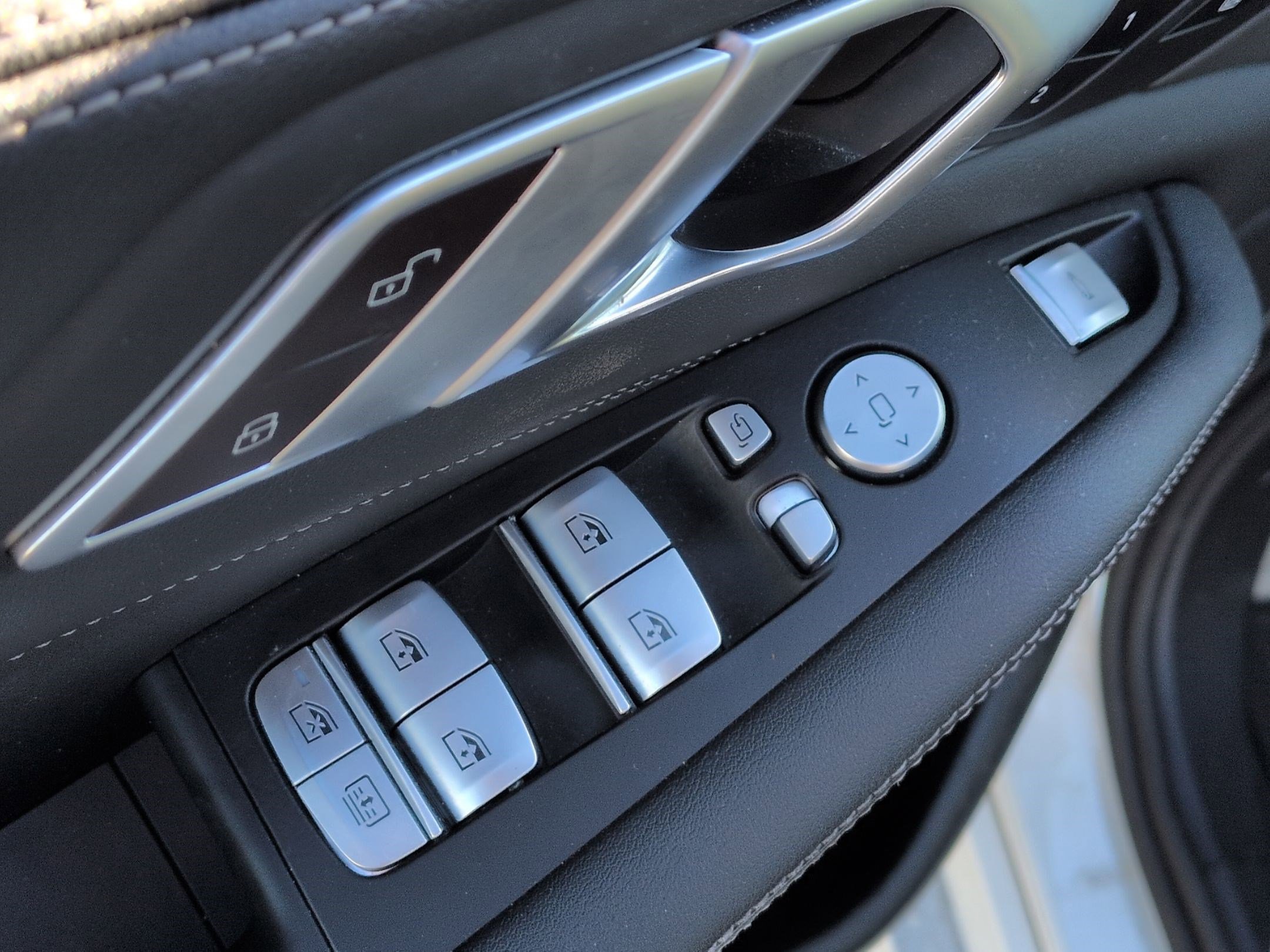 Certified 2024 BMW X7 xDrive40i w/ M Sport Package image 15