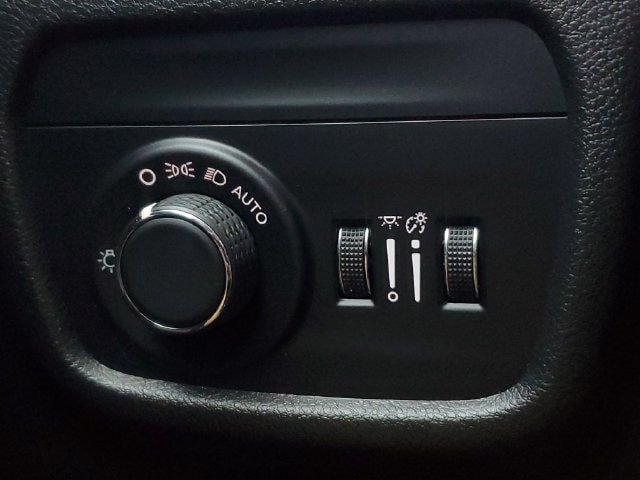 Certified 2024 Jeep Grand Cherokee Altitude RWD image 34
