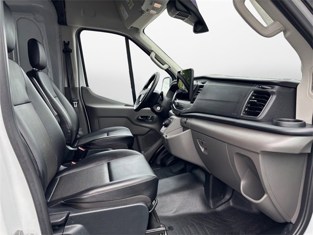 Used 2022 Ford E-Transit Medium Roof image 15