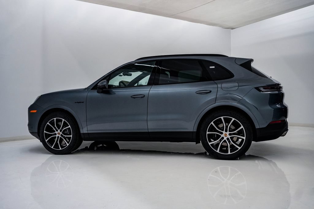 New 2026 Porsche Cayenne E-Hybrid AWD/4WD image 2