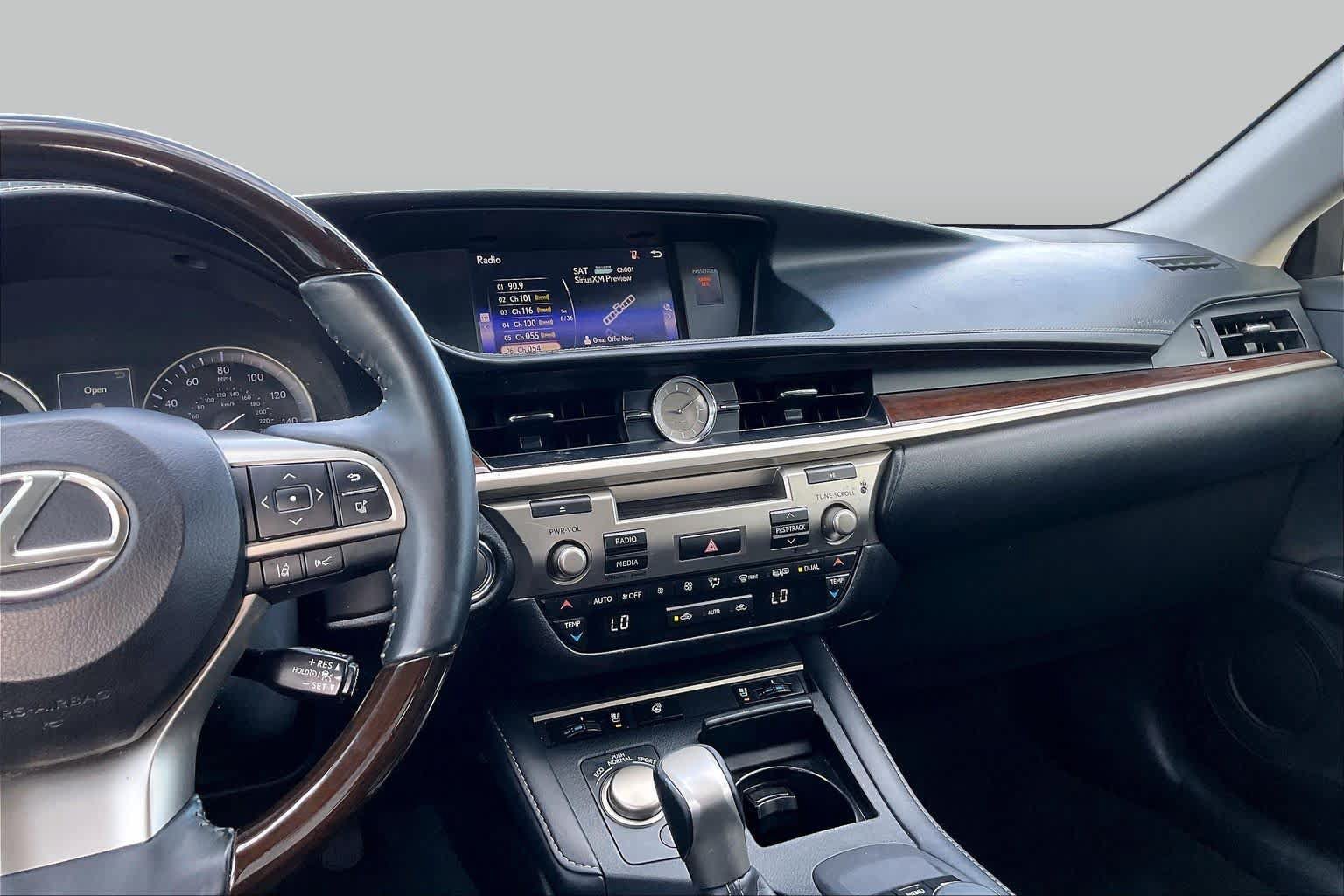 Used 2016 Lexus ES 350 w/ Premium Package w/Wood Trim FWD image 7