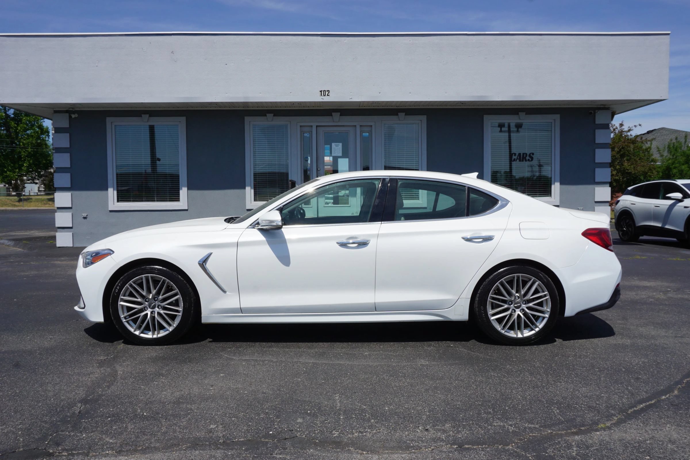 Used 2021 Genesis G70 2.0T RWD image 8
