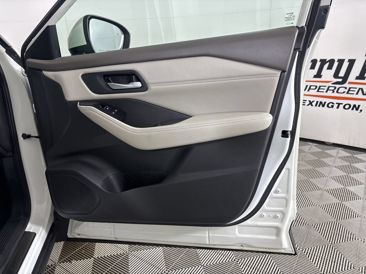Used 2023 Nissan Rogue SL w/ SL Premium Package AWD/4WD image 29