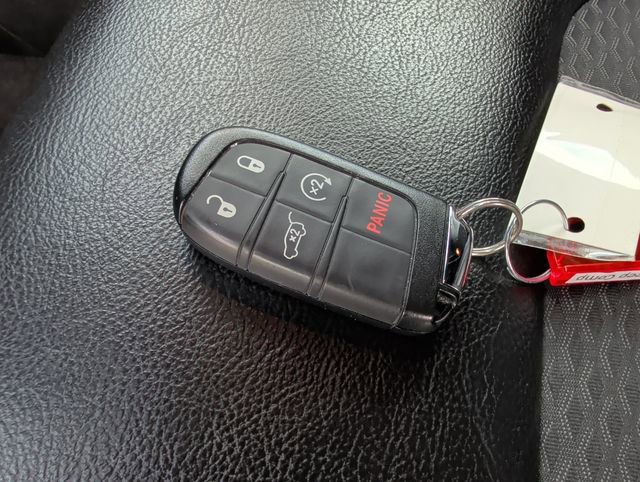 Used 2023 Jeep Compass Altitude w/ Convenience Group image 32