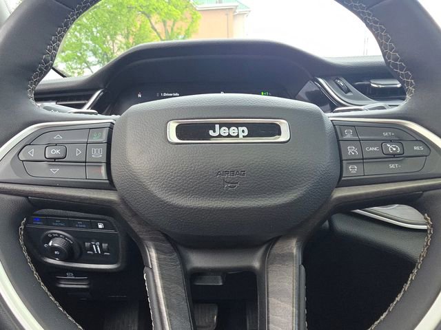 Used 2023 Jeep Grand Cherokee 4WD 4xe image 28