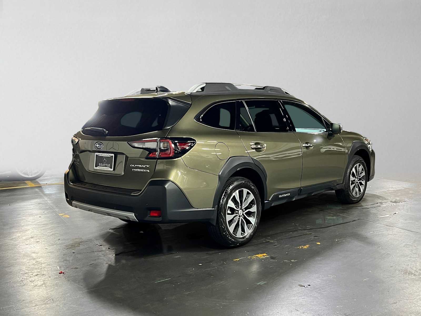 Used 2025 Subaru Outback Touring XT AWD/4WD image 3