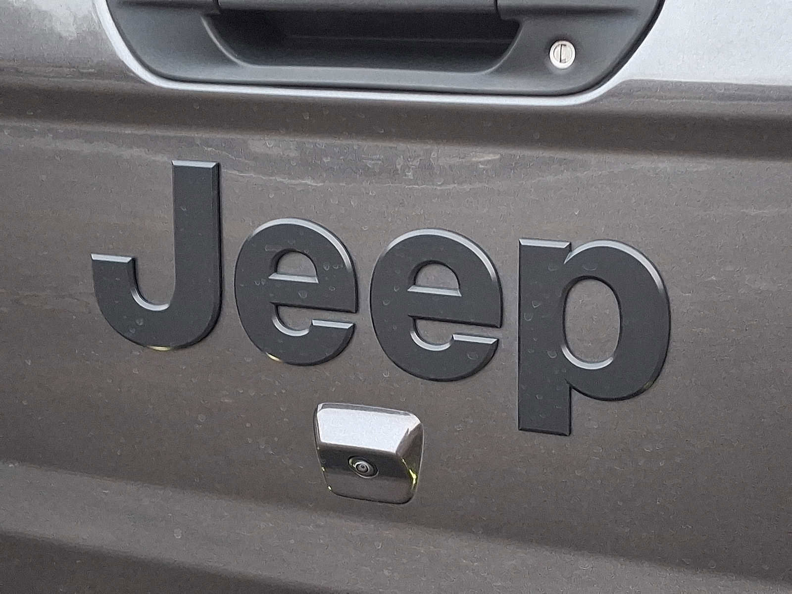 Used 2021 Jeep Gladiator Sport image 31